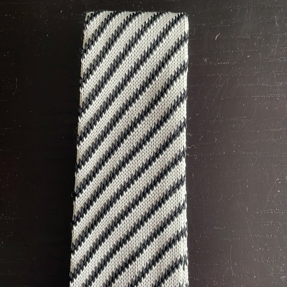 Mens striped skinny tie - Picture 4 of 11